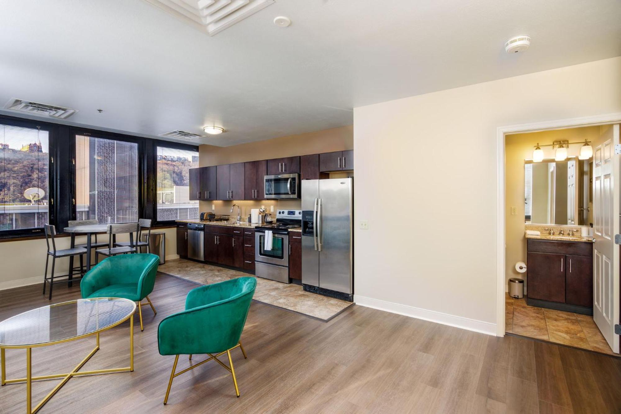 Luxe City Views Prime Location 24-7 Parking Gym Lounge Pittsburgh Exterior foto